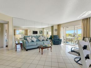 3590 Via Poinciana 416, Lake Worth FL 33467