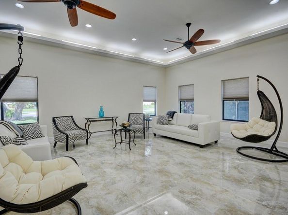 3855 NW 5th Avenue, Boca Raton FL 33431