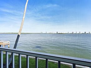 100 Doolen Court 203, North Palm Beach FL 33408