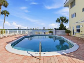 100 Doolen Court 203, North Palm Beach FL 33408