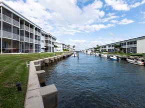 100 Doolen Court 203, North Palm Beach FL 33408