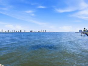 100 Doolen Court 203, North Palm Beach FL 33408