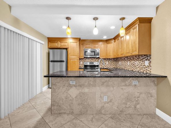 8377 Boca Rio Dr 8377, Boca Raton FL 33433