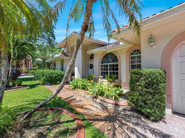 701 SW 93rd Terrace, Pembroke Pines FL 33025