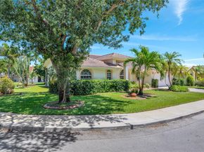 701 SW 93rd Terrace, Pembroke Pines FL 33025
