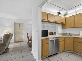 812 Sky Pine Way G1, Greenacres FL 33415