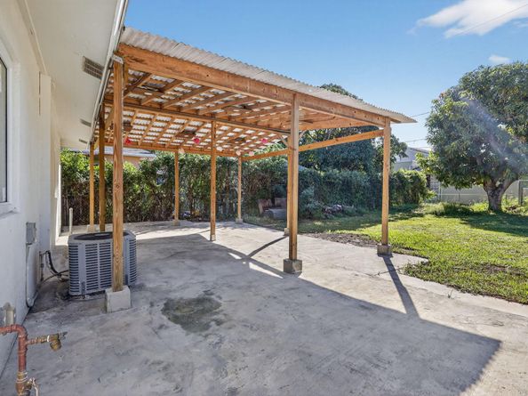 915 S F Street, Lake Worth Beach FL 33460