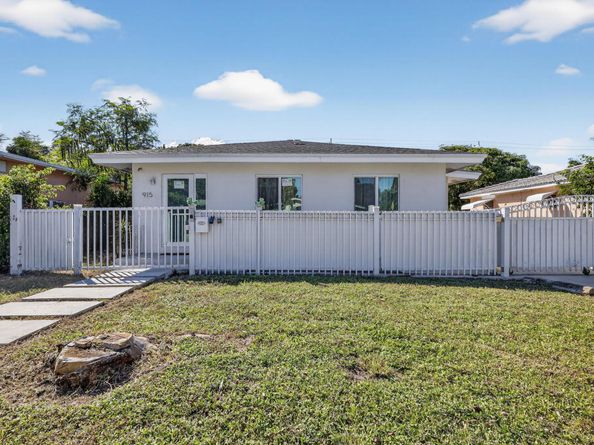 915 S F Street, Lake Worth Beach FL 33460