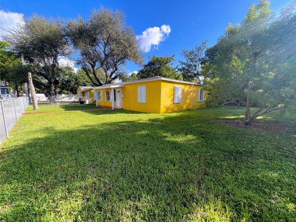 14215-14225 NE 9th Ave, North Miami FL 33161