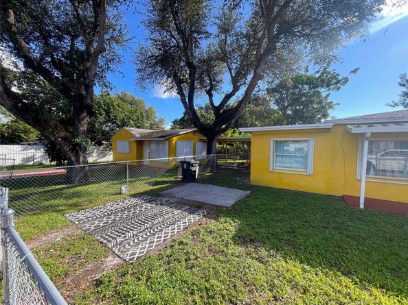14215-14225 NE 9th Ave, North Miami FL 33161