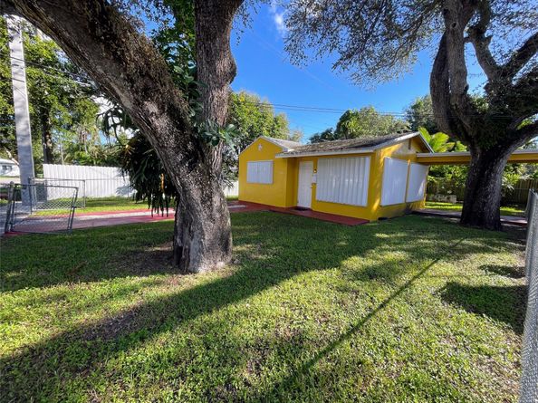 14215-14225 NE 9th Ave, North Miami FL 33161