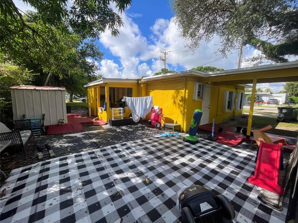 14215-14225 NE 9th Ave, North Miami FL 33161