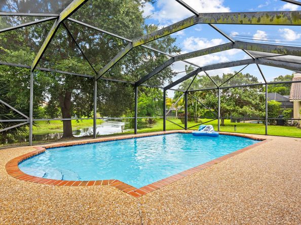 959 NW 109th Ter, Coral Springs FL 33071