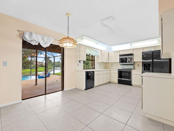 959 NW 109th Ter, Coral Springs FL 33071