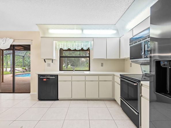 959 NW 109th Ter, Coral Springs FL 33071