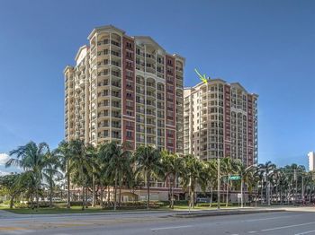 2011 N Ocean Blvd