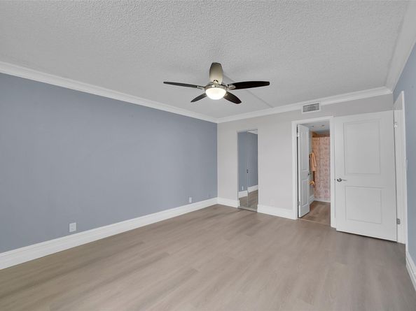 116 Lake Emerald Dr 401, Oakland Park FL 33309