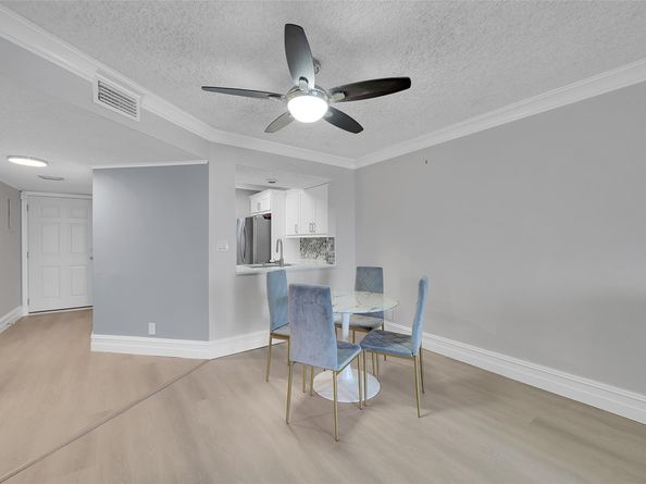 116 Lake Emerald Dr 401, Oakland Park FL 33309