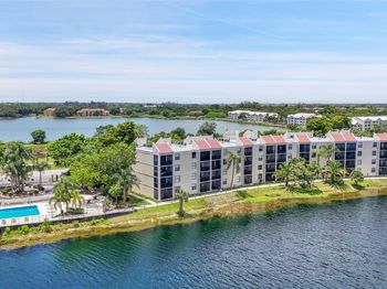 116 Lake Emerald Dr