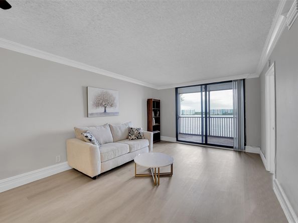 116 Lake Emerald Dr 401, Oakland Park FL 33309