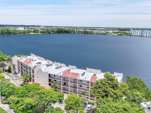 116 Lake Emerald Dr 401, Oakland Park FL 33309