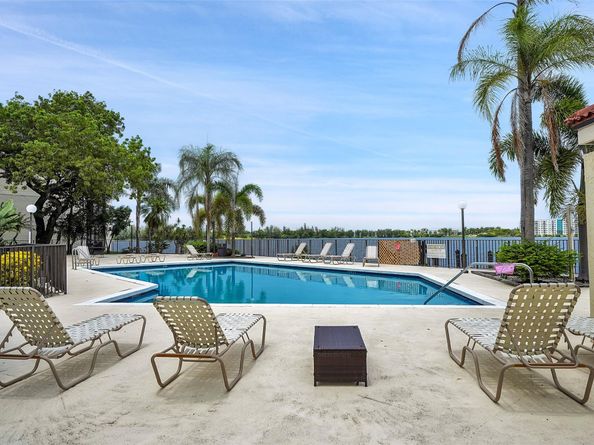 116 Lake Emerald Dr 401, Oakland Park FL 33309