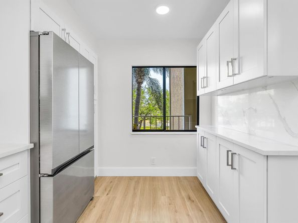 7290 Kinghurst Drive 301, Delray Beach FL 33446