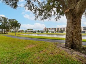 7290 Kinghurst Drive 301, Delray Beach FL 33446