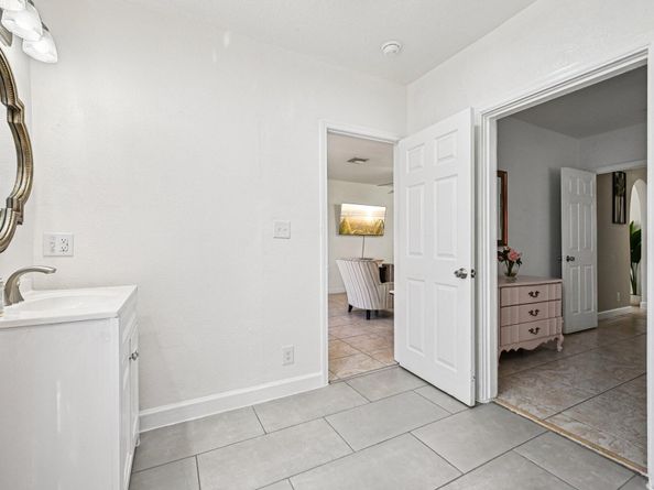 423 Kern Street, West Palm Beach FL 33405