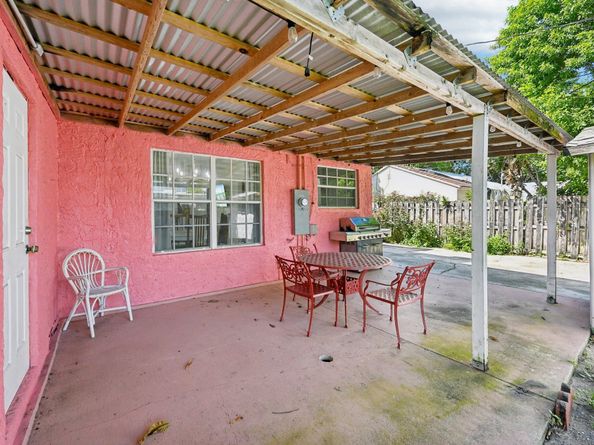 423 Kern Street, West Palm Beach FL 33405
