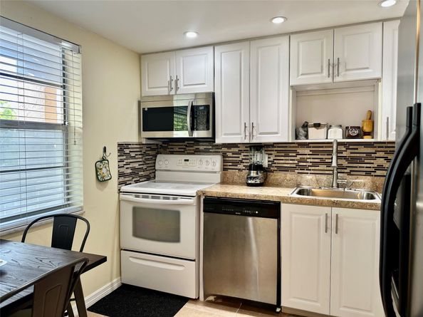 1015 Country Club Dr 307, Margate FL 33063