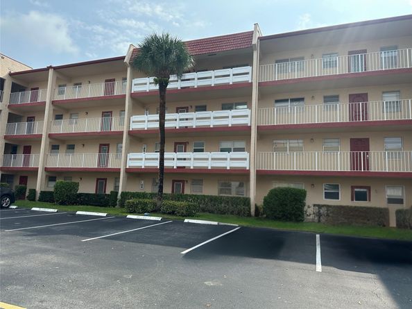 1015 Country Club Dr 307, Margate FL 33063