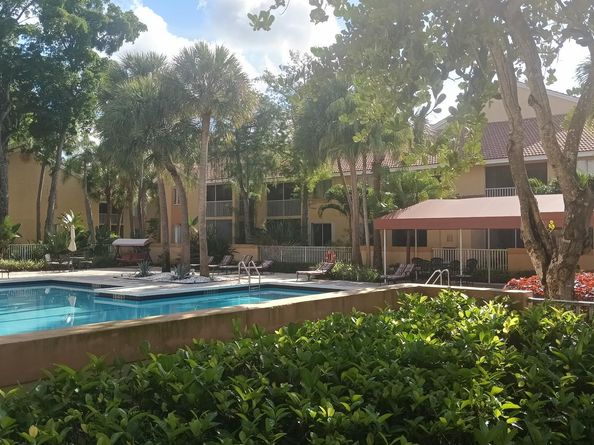 922 Coral Club Dr 922, Coral Springs FL 33071