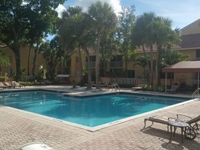 922 Coral Club Dr 922, Coral Springs FL 33071