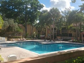 922 Coral Club Dr 922, Coral Springs FL 33071