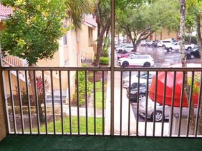 922 Coral Club Dr 922, Coral Springs FL 33071