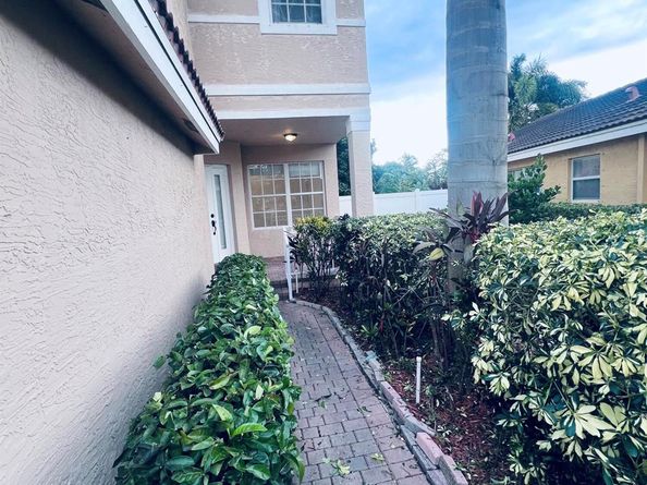 5033 Polaris Cove, Greenacres FL 33463
