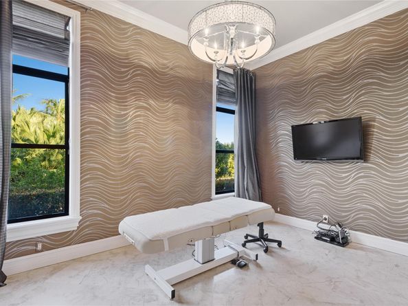 16800 Berkshire Ct, Southwest Ranches FL 33331