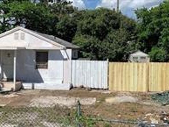 1849 NW 83rd Ter, Miami FL 33147