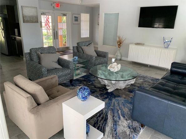 755 N 92nd Ave, Plantation FL 33324