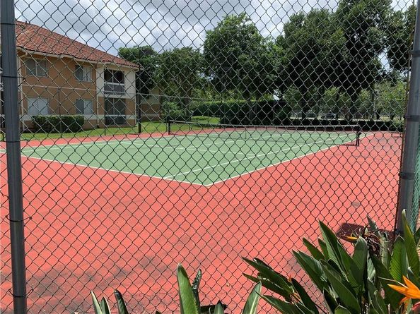 755 N 92nd Ave, Plantation FL 33324