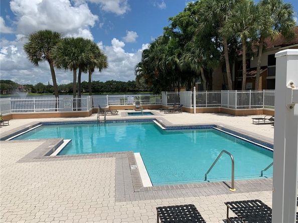 755 N 92nd Ave, Plantation FL 33324
