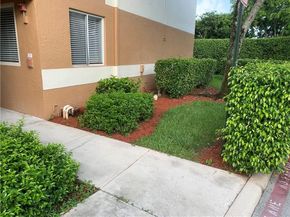 755 N 92nd Ave, Plantation FL 33324