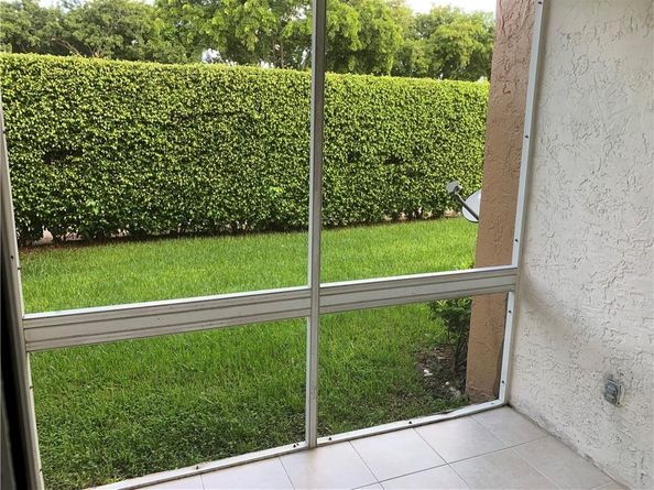 755 N 92nd Ave, Plantation FL 33324