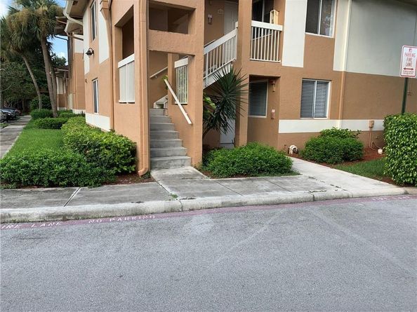 755 N 92nd Ave, Plantation FL 33324