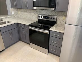 755 N 92nd Ave, Plantation FL 33324