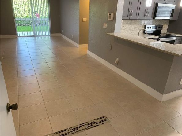 755 N 92nd Ave, Plantation FL 33324