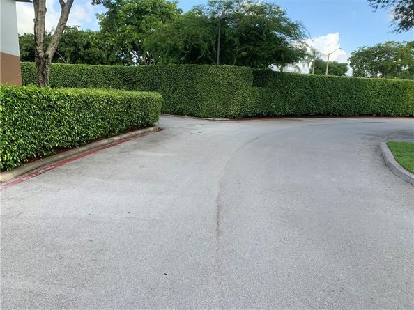 755 N 92nd Ave, Plantation FL 33324