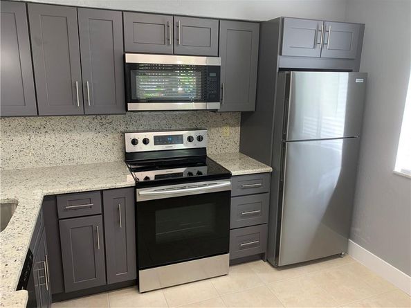 755 N 92nd Ave, Plantation FL 33324