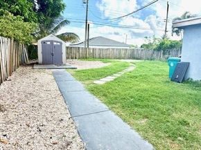 520 NW 13th Avenue, Boynton Beach FL 33435